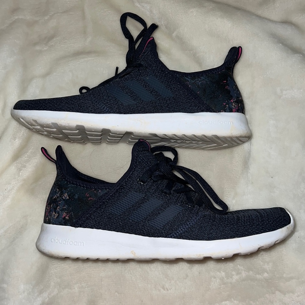 Adidas Tennis Shoes